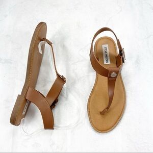 [Steve Madden] T-Strap Leather Flat Sandals